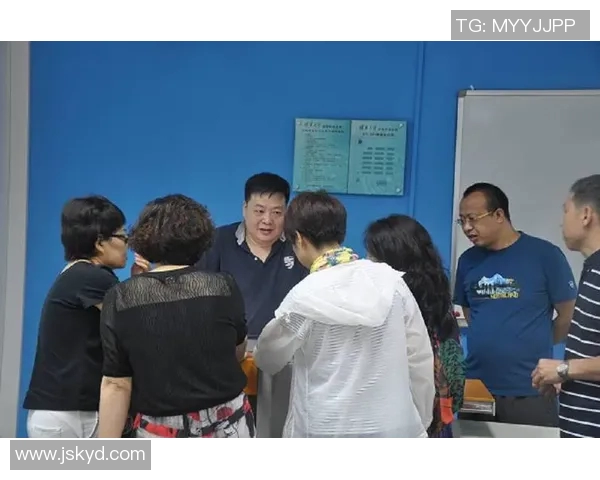 广州飞盘队与杭州飞盘队赛后复盘分析比赛经验与战术策略