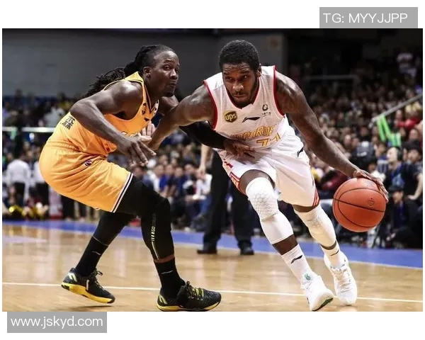 深圳篮球队在世界锦标赛积分榜上以79分稳居第一名展现强劲实力